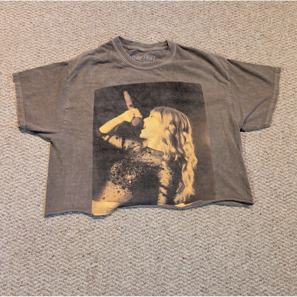 Taylor Swift Red Taylors Version Cropped T Shirt Womens Large Brown Mineral Wash